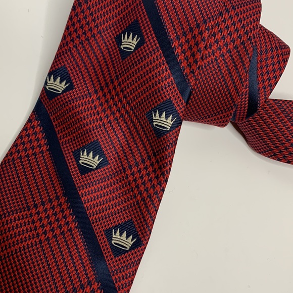 Carter Holmes | Red & Blue King Crown Adorned Necktie Dayton’s Branded Polyester - Picture 2 of 7